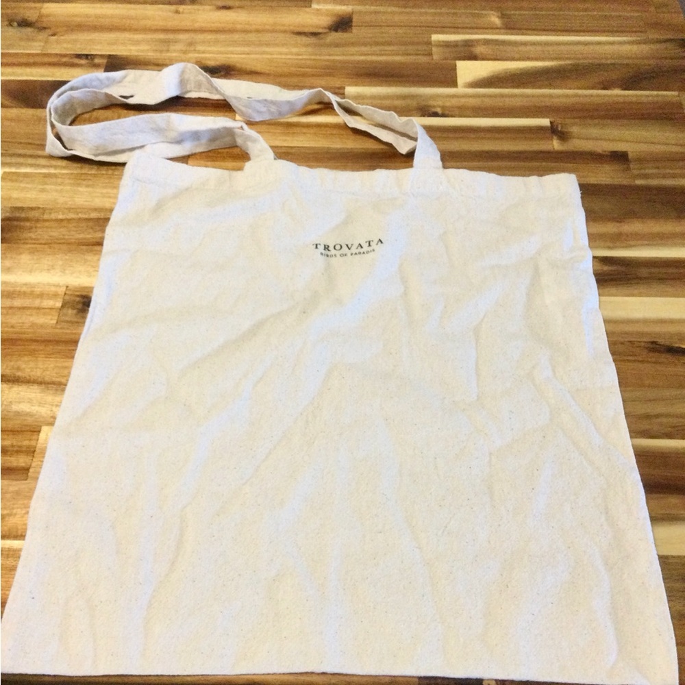 Trovata Cream Canvas Tote Bag with Sturdy Handle. 100% cotton